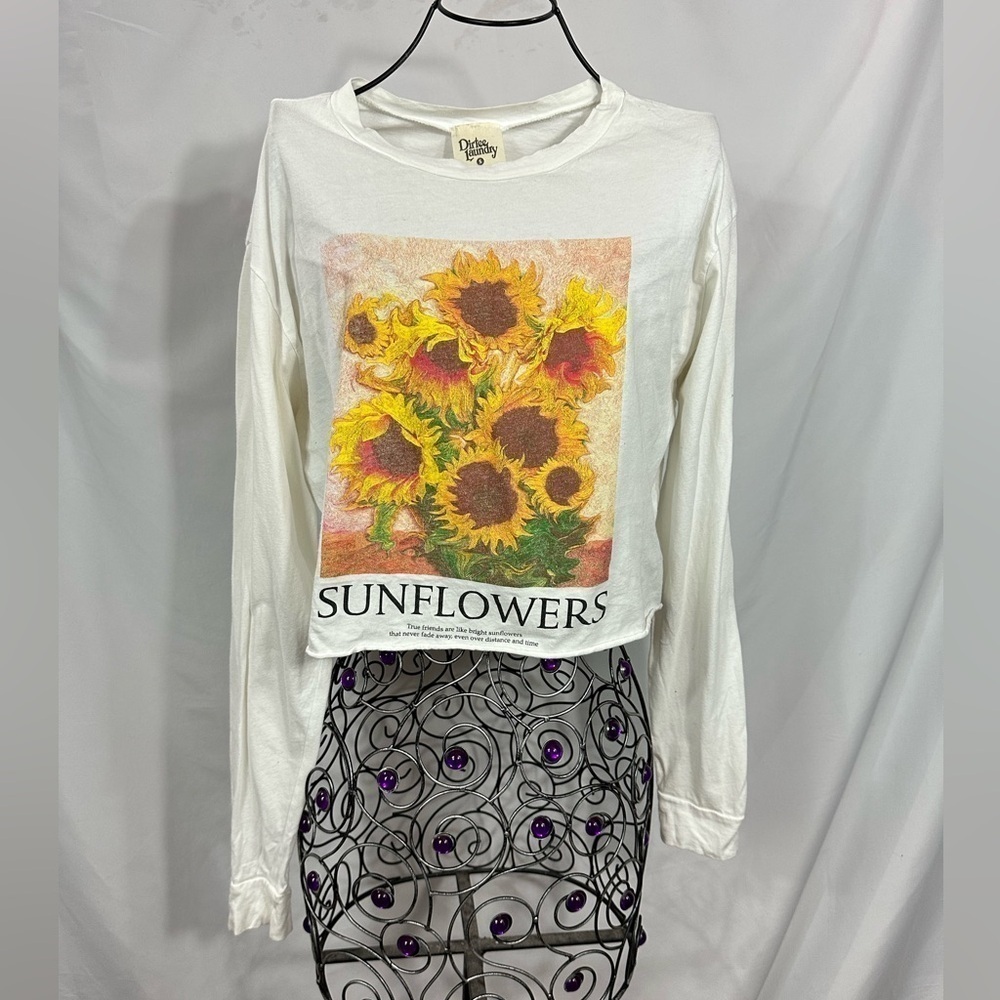 Dirtee Laundry Sunflowers graphic long sleeve cropped top size S